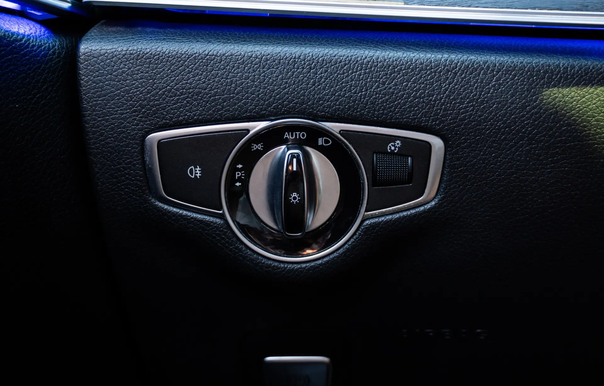 Mercedes-Benz E 220 d Avantgarde 56