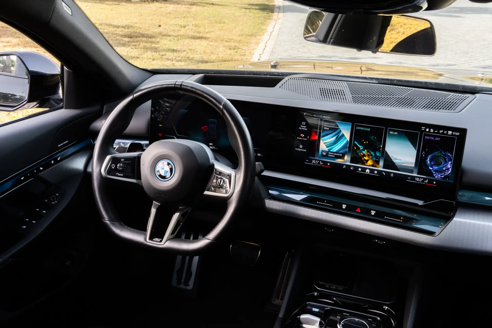 BMW i5 eDrive40 Pack Desportivo M 11