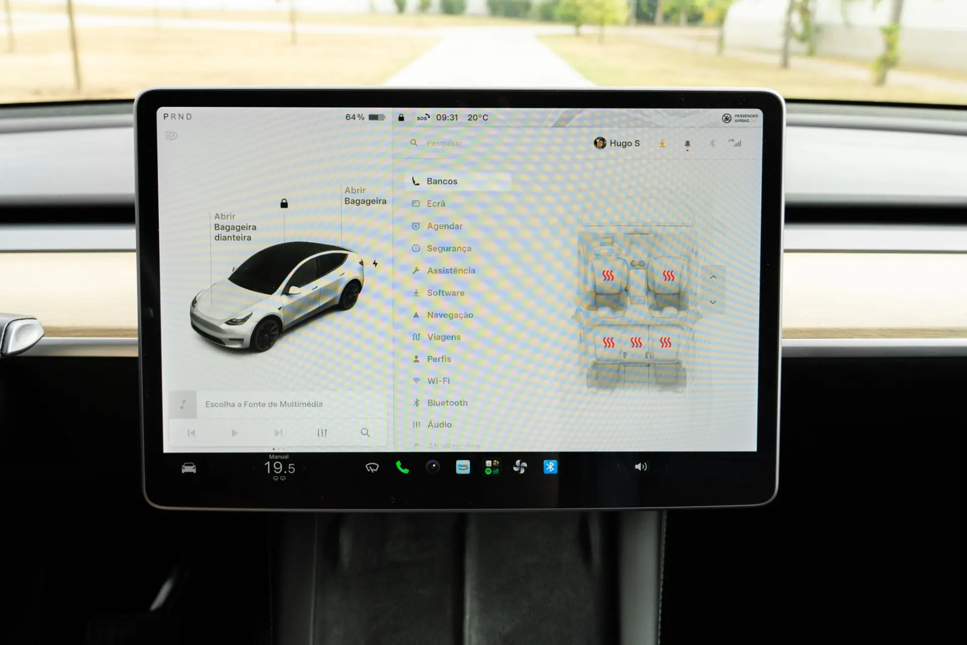 Tesla Model Y Long Range Dual Motor AWD 18