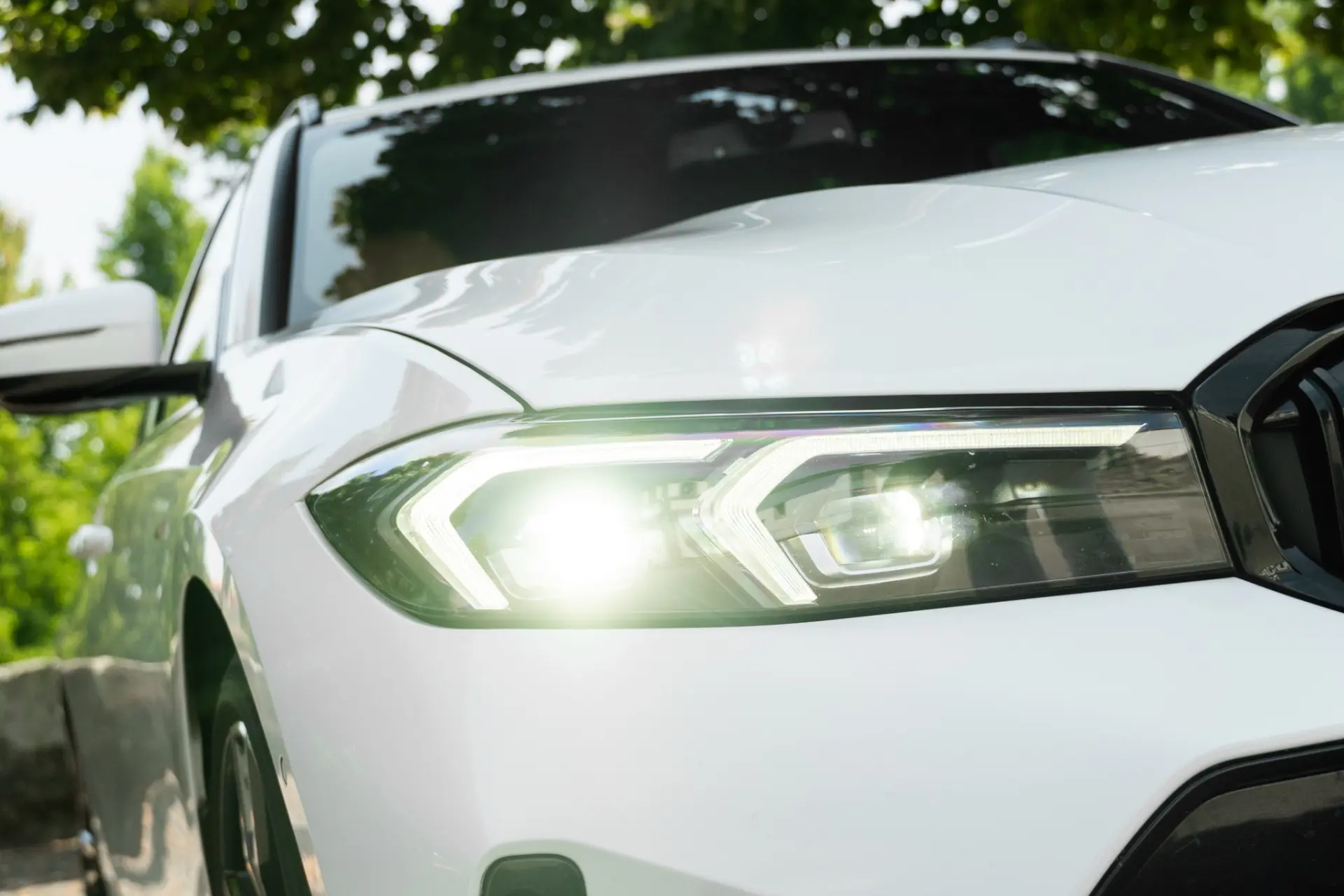BMW 318 d Pack Desportivo M Pro Auto 33