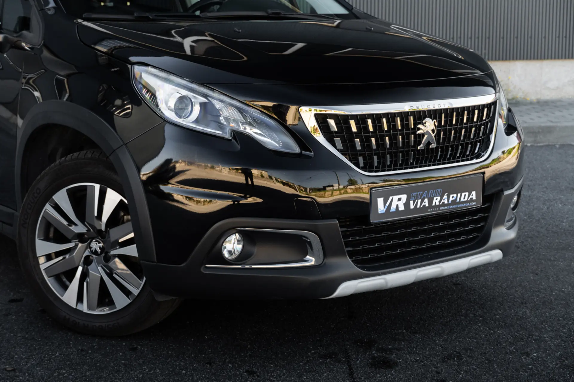 Peugeot 2008 1.2 PureTech Allure 23