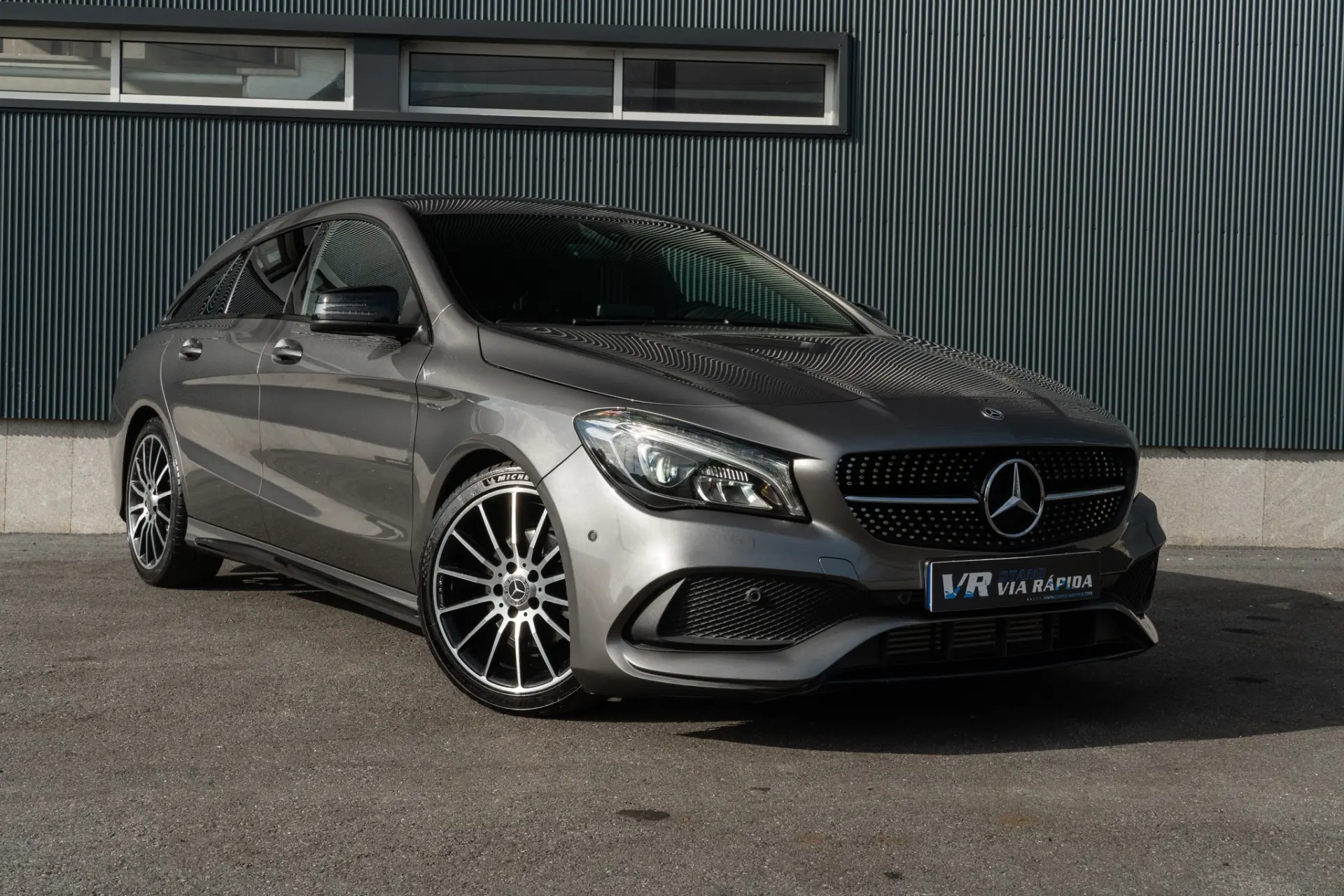 Mercedes-Benz CLA 180 d Shooting Brake AMG Line 3