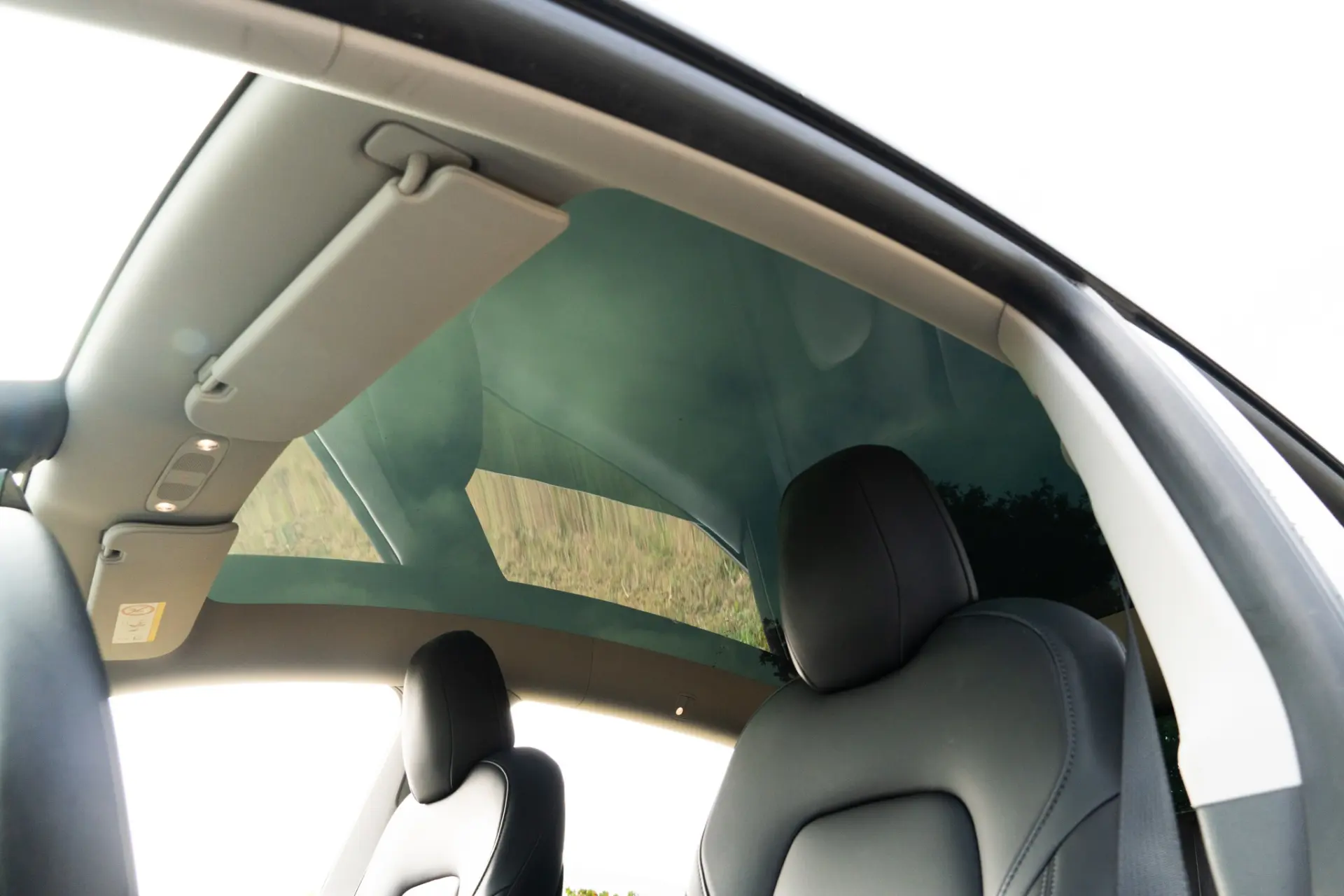 Tesla Model Y Long Range Dual Motor AWD 23
