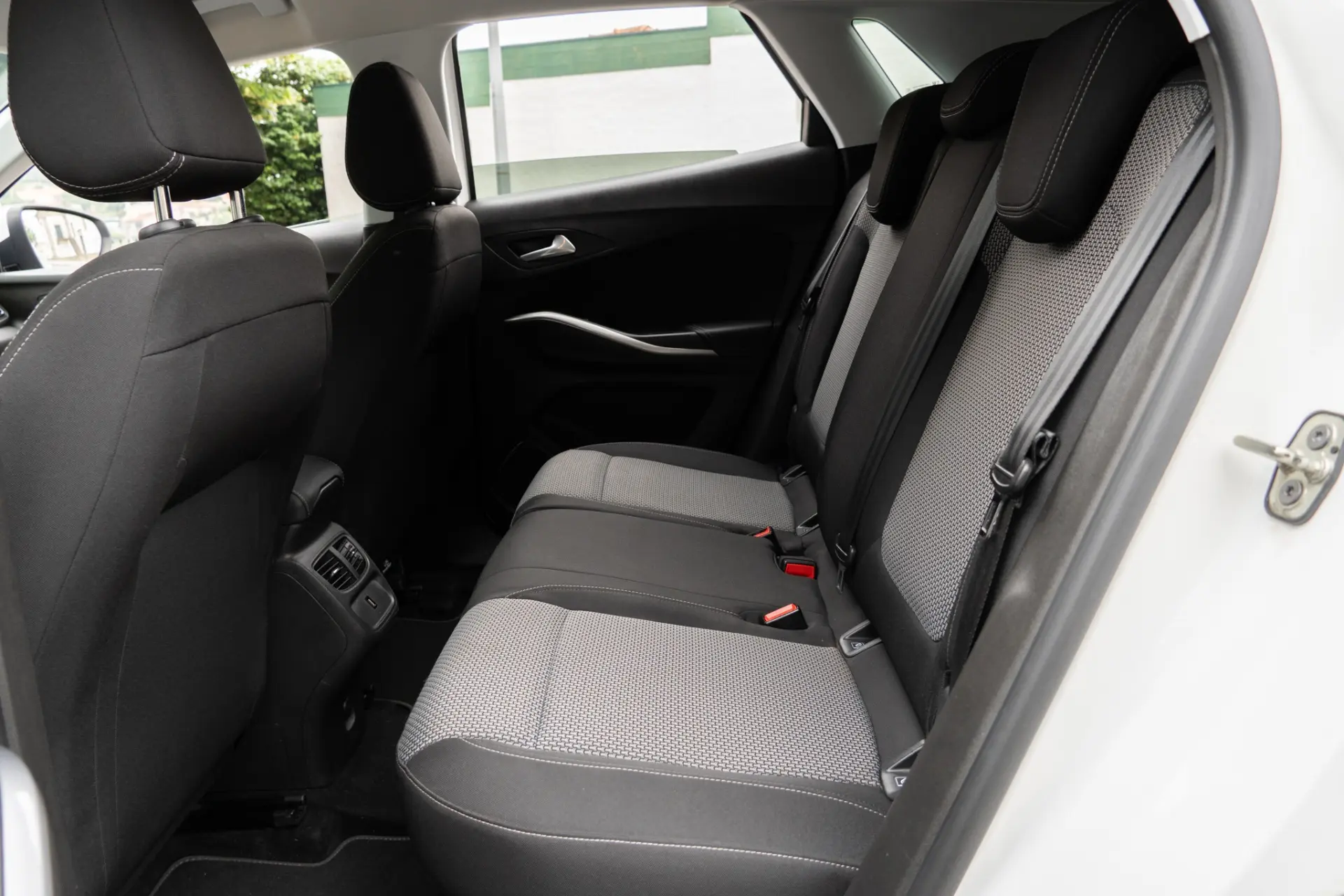 Opel Grandland X 1.2 T Business Edition 42