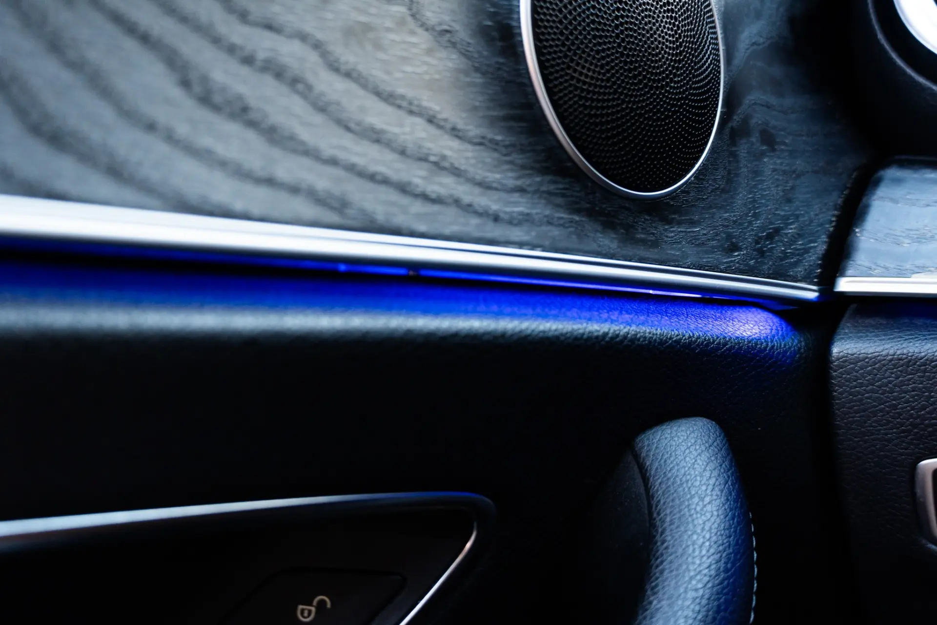 Mercedes-Benz E 220 d Avantgarde 53