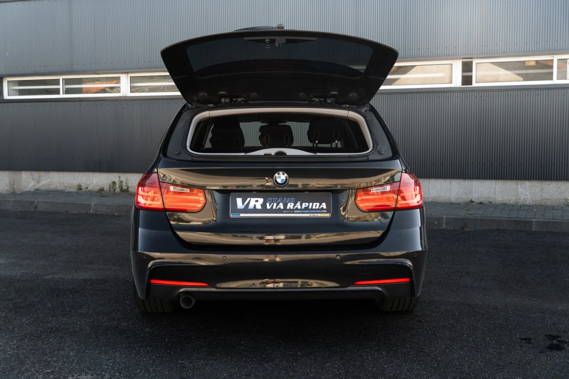 BMW 318 d Auto Line Sport 32