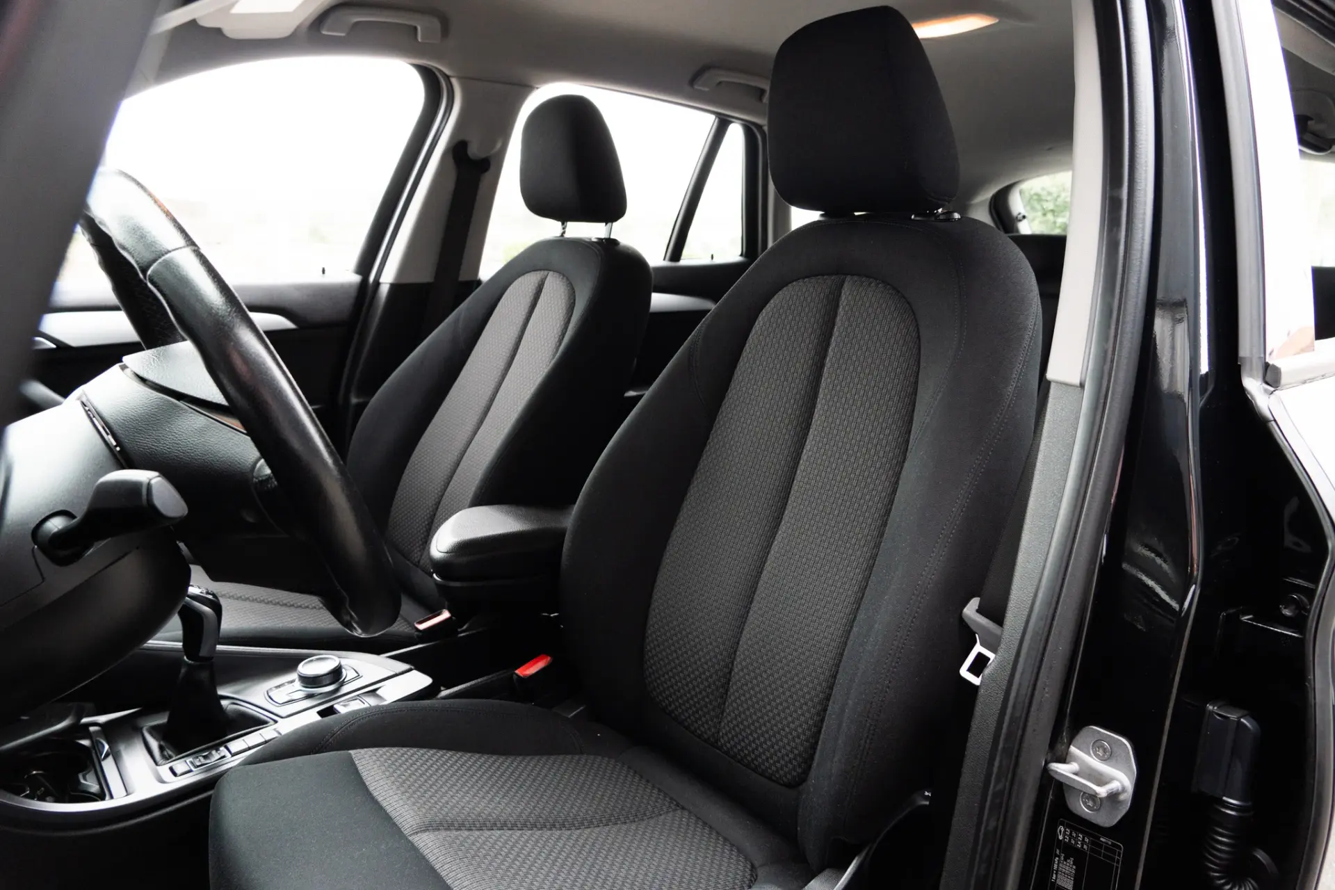 BMW X1 16 d sDrive Advantage 8