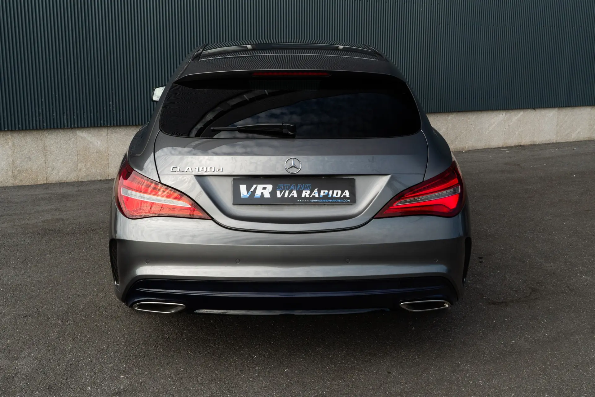 Mercedes-Benz CLA 180 d Shooting Brake AMG Line 5