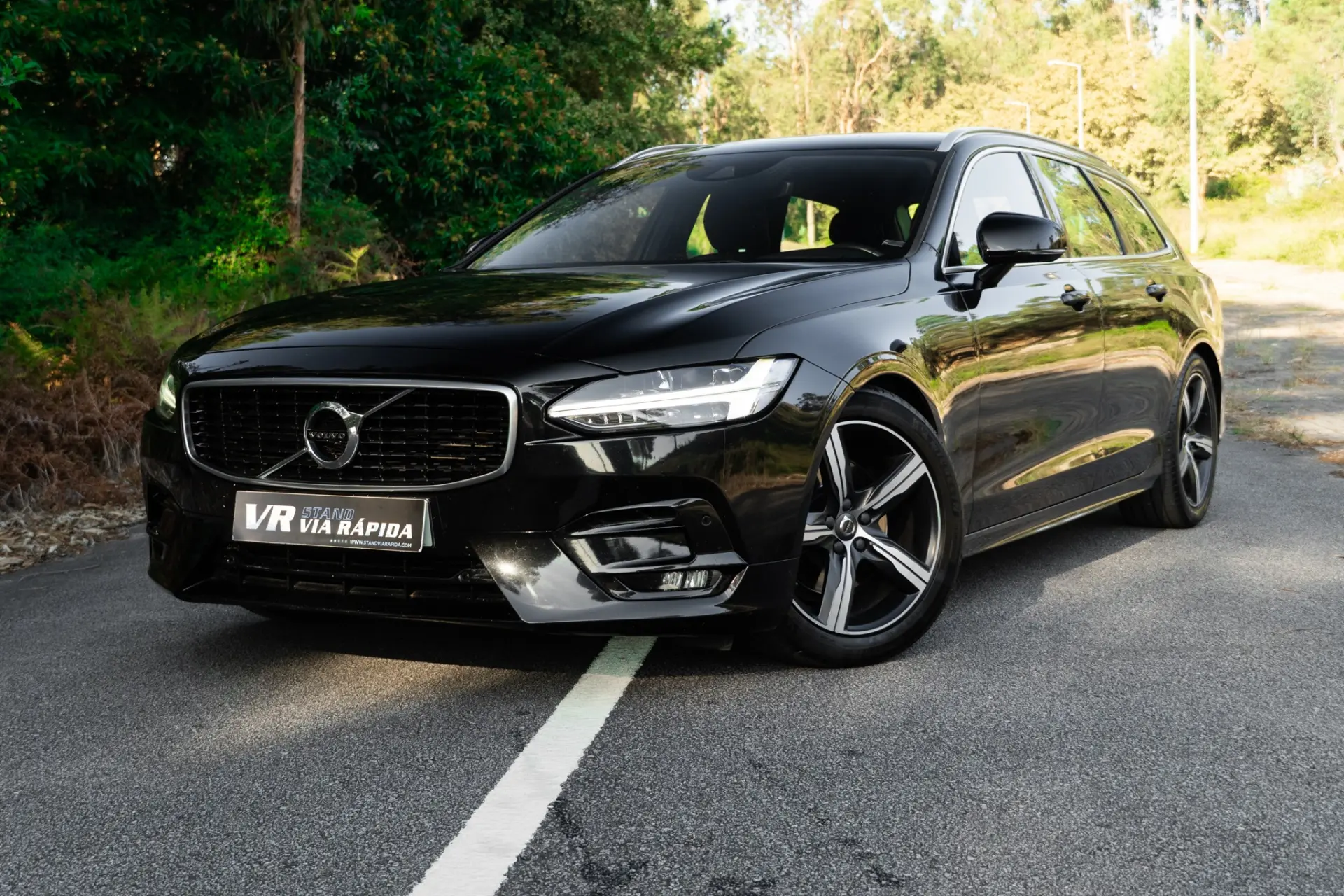 Volvo V90 2.0 D4 R-Design Geartronic 1