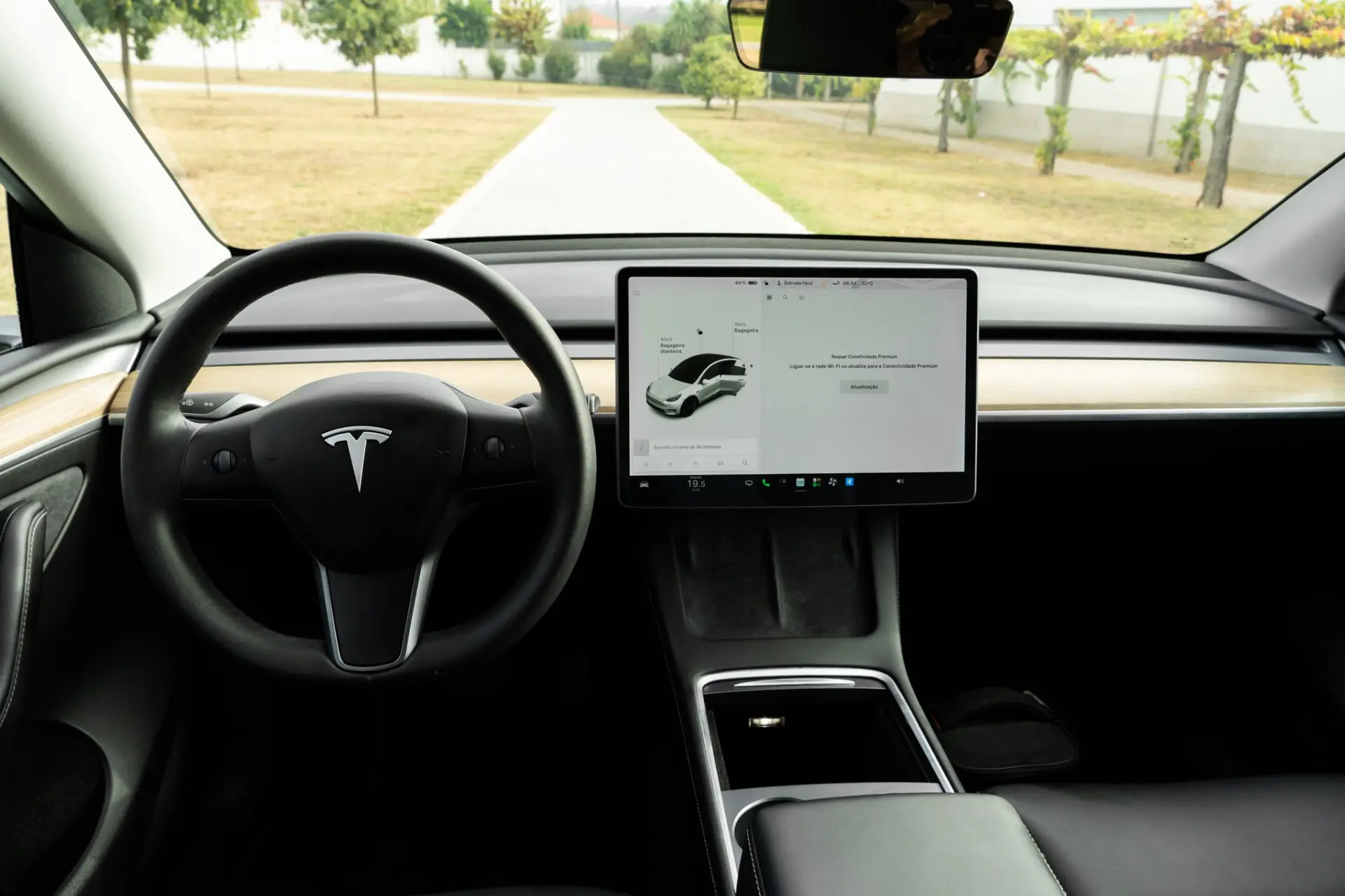 Tesla Model Y Long Range Dual Motor AWD 10