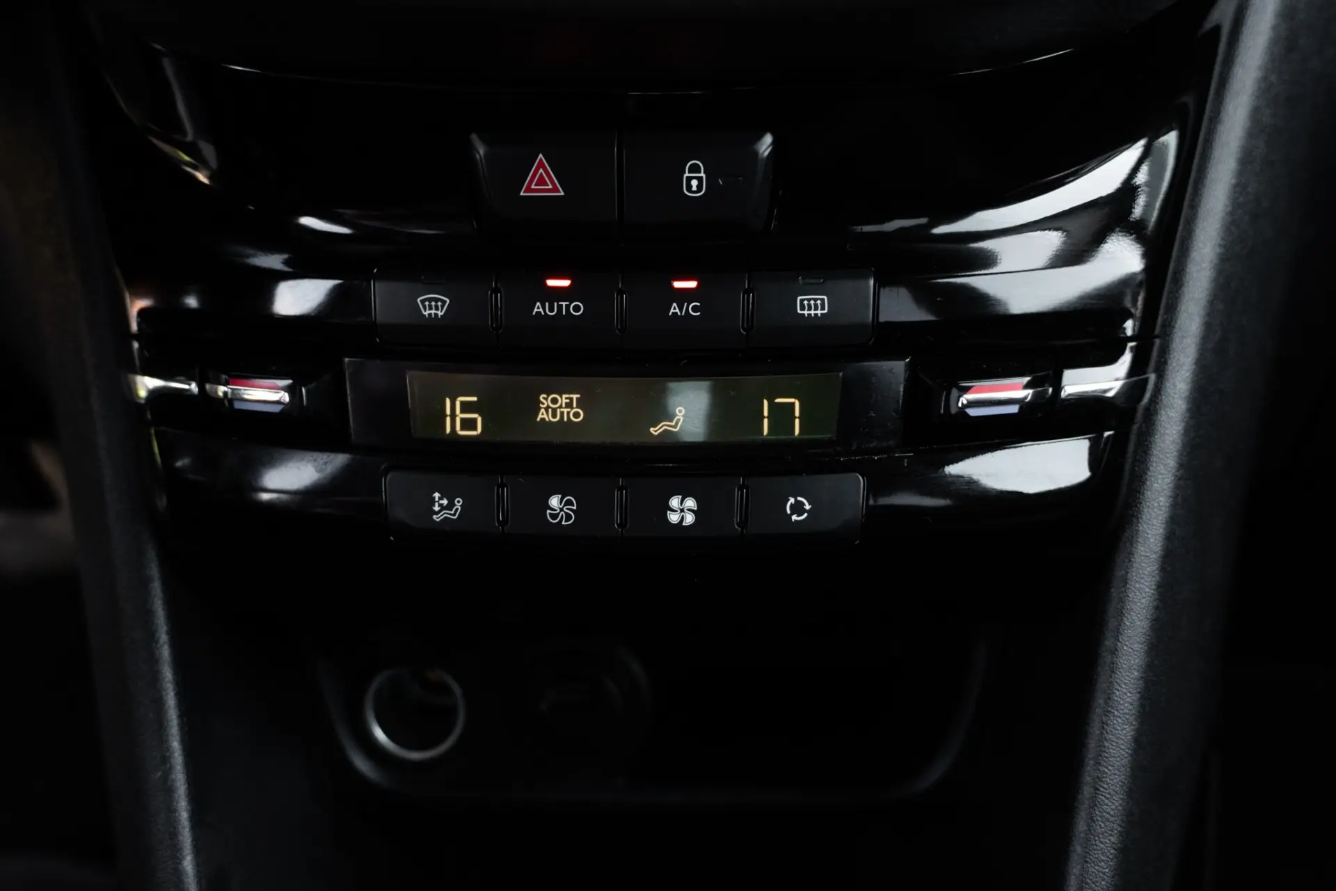 Peugeot 2008 1.2 PureTech Allure 18
