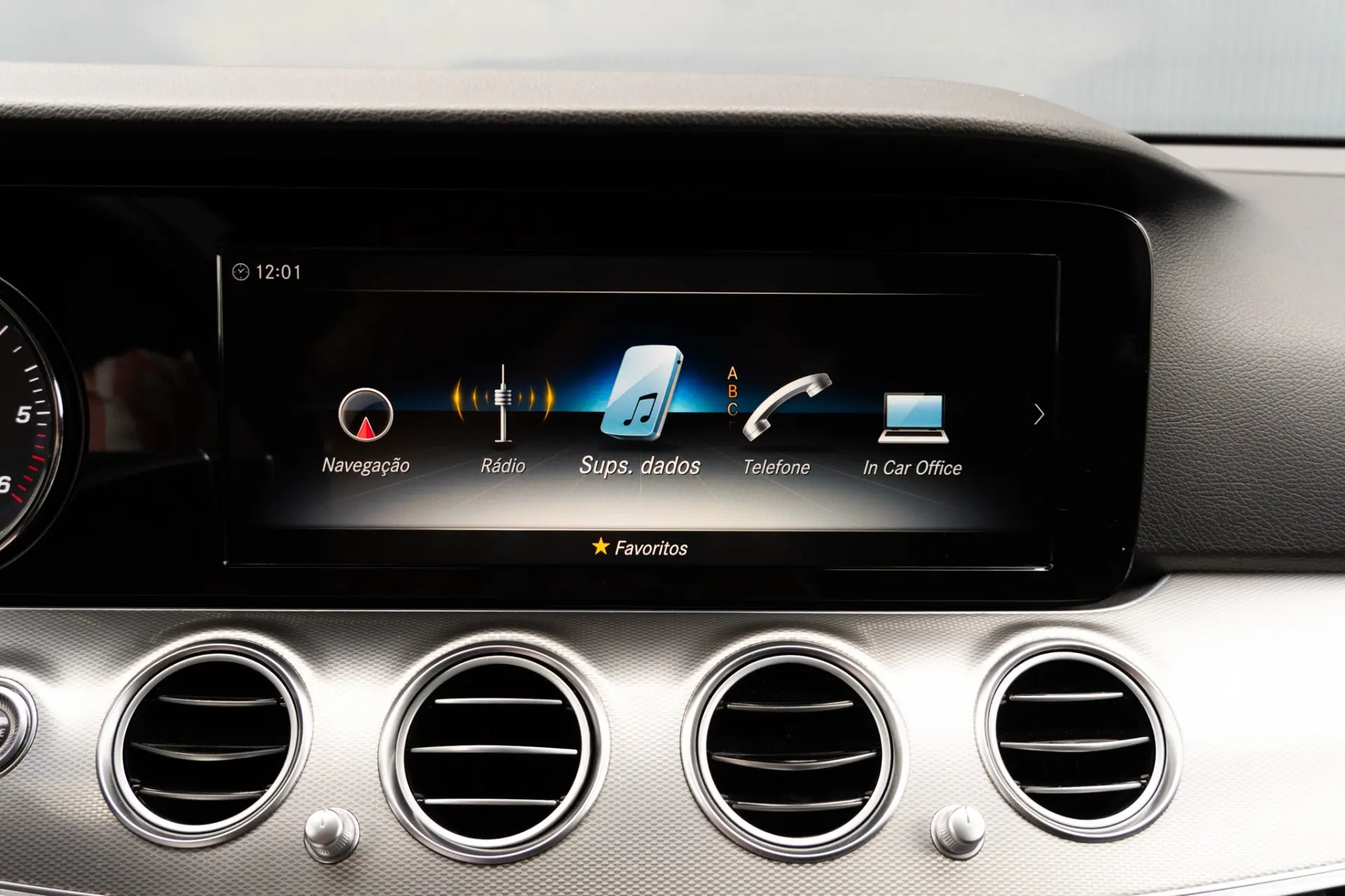 Mercedes-Benz E 220 D Avantgarde 15