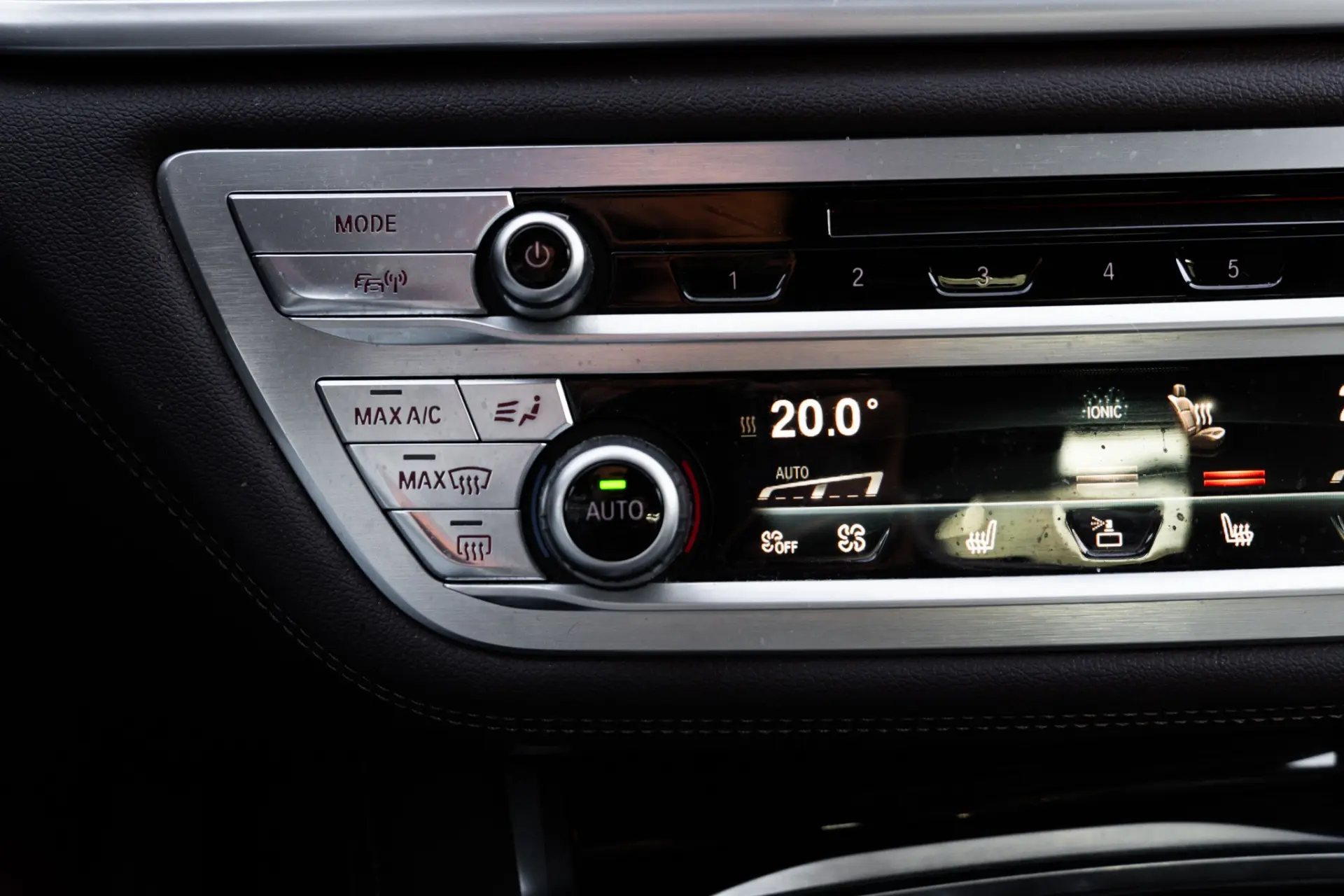 BMW 730 d Pack M Auto 23