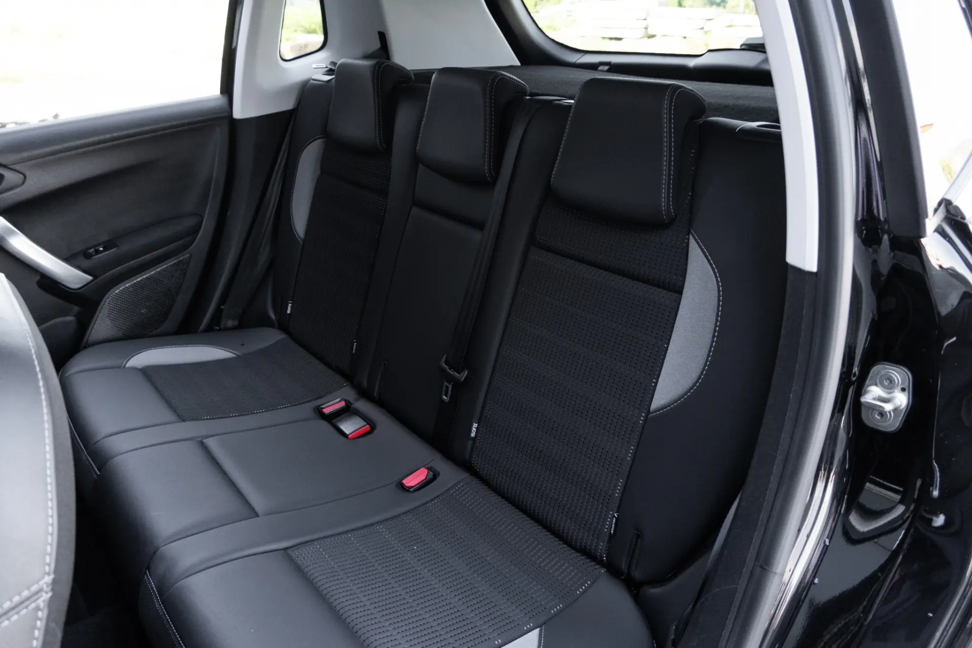 Peugeot 2008 1.2 PureTech Allure 9