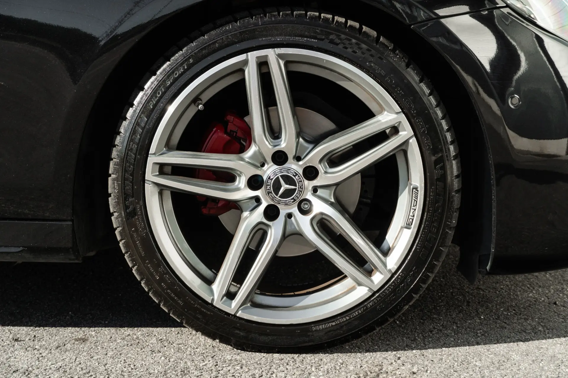 Mercedes-Benz E 220 d Avantgarde 38