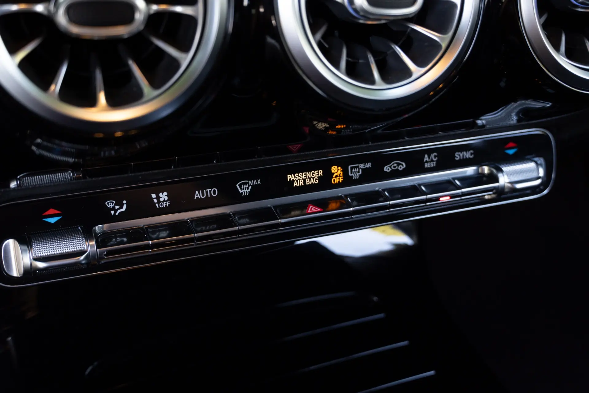 Mercedes-Benz CLA 180 d 7G-DCT AMG Line 41
