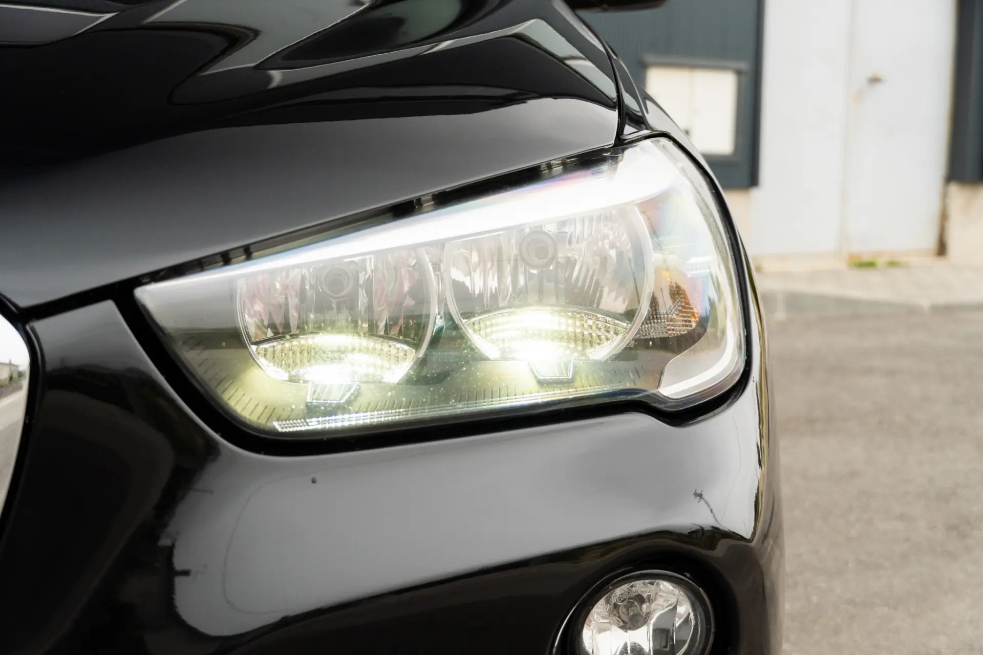 BMW X1 16 d sDrive Advantage 28