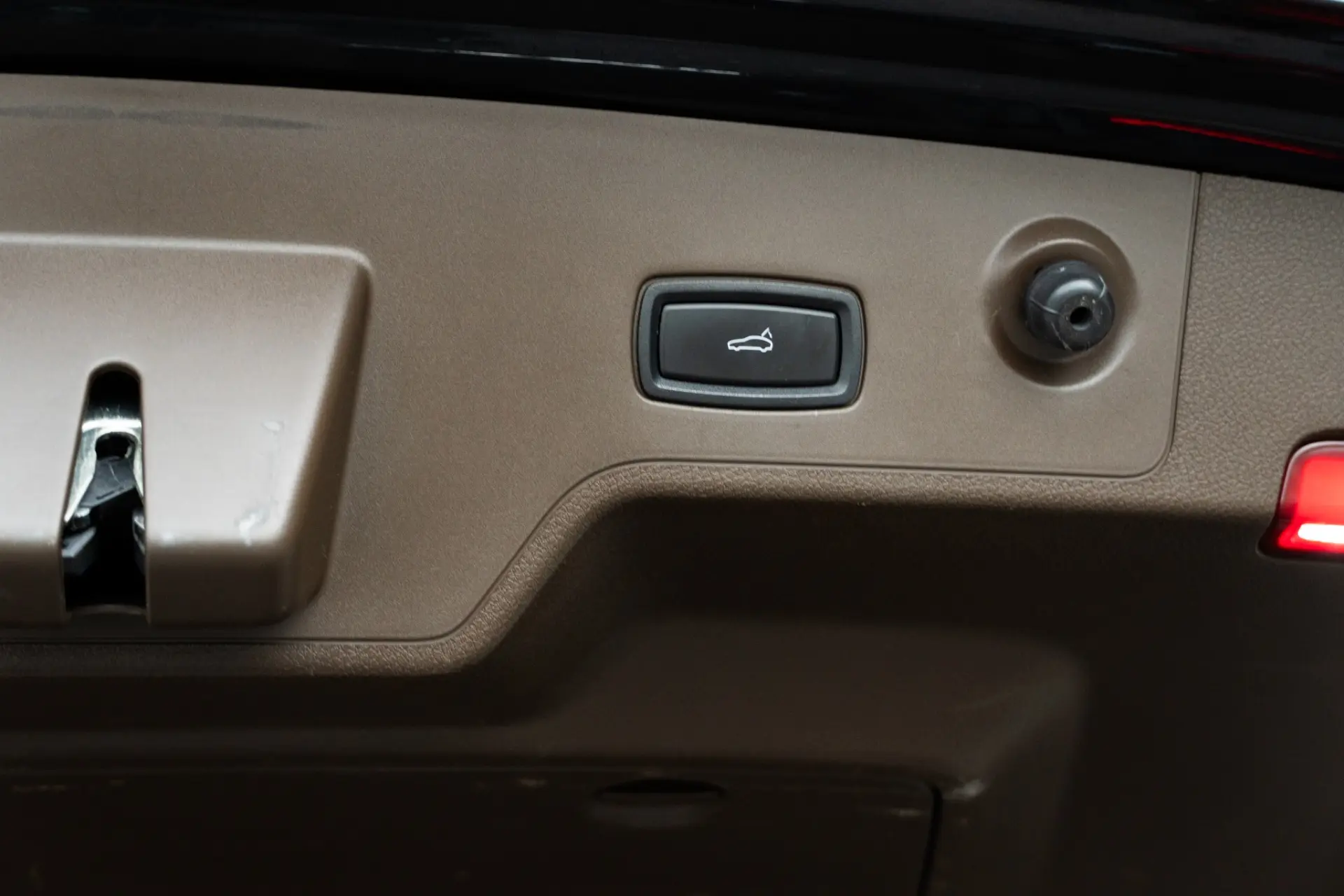 Porsche Panamera Sport Turismo 4 E-Hybrid Platinum Edition PDLS 56