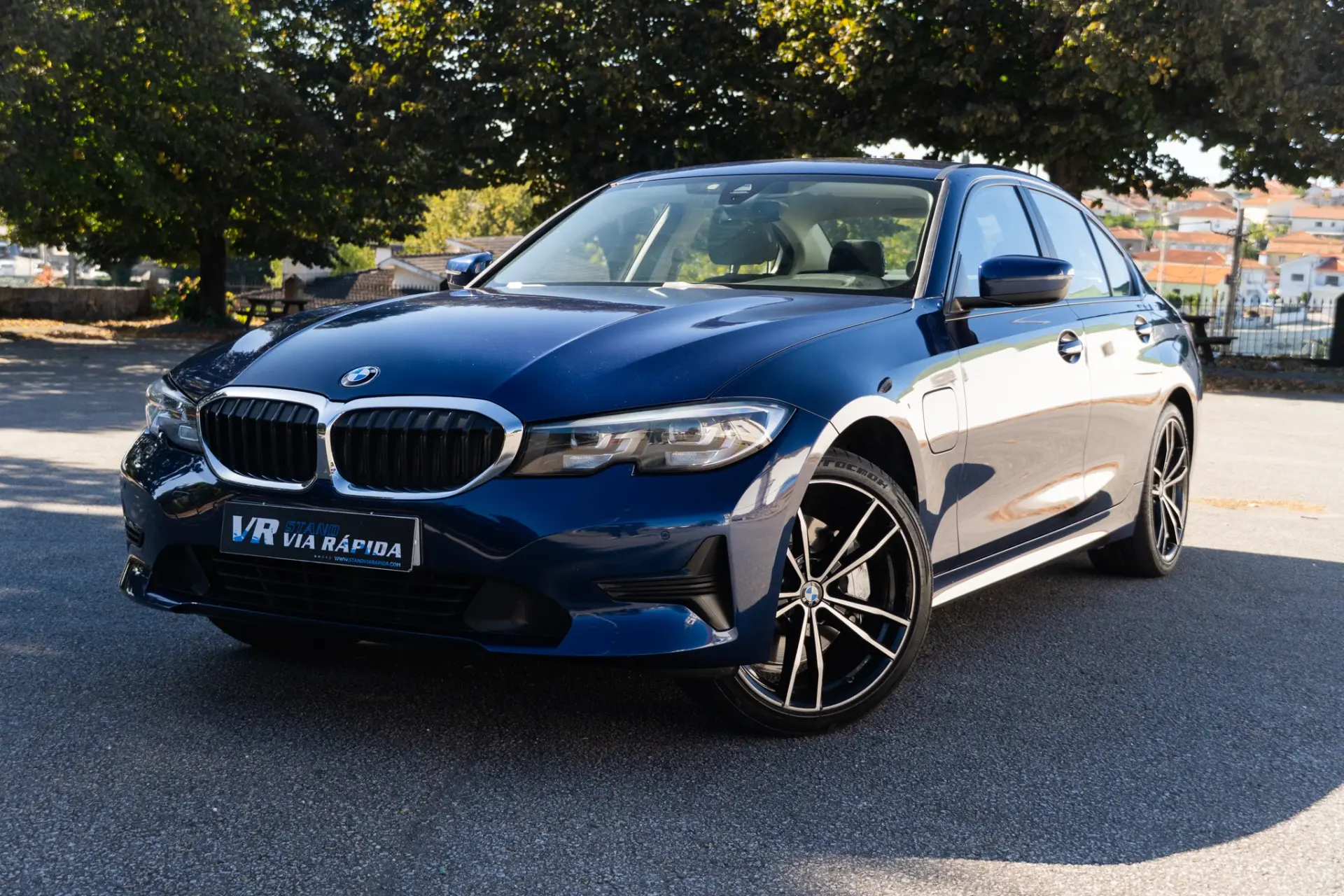 BMW 330 e 1