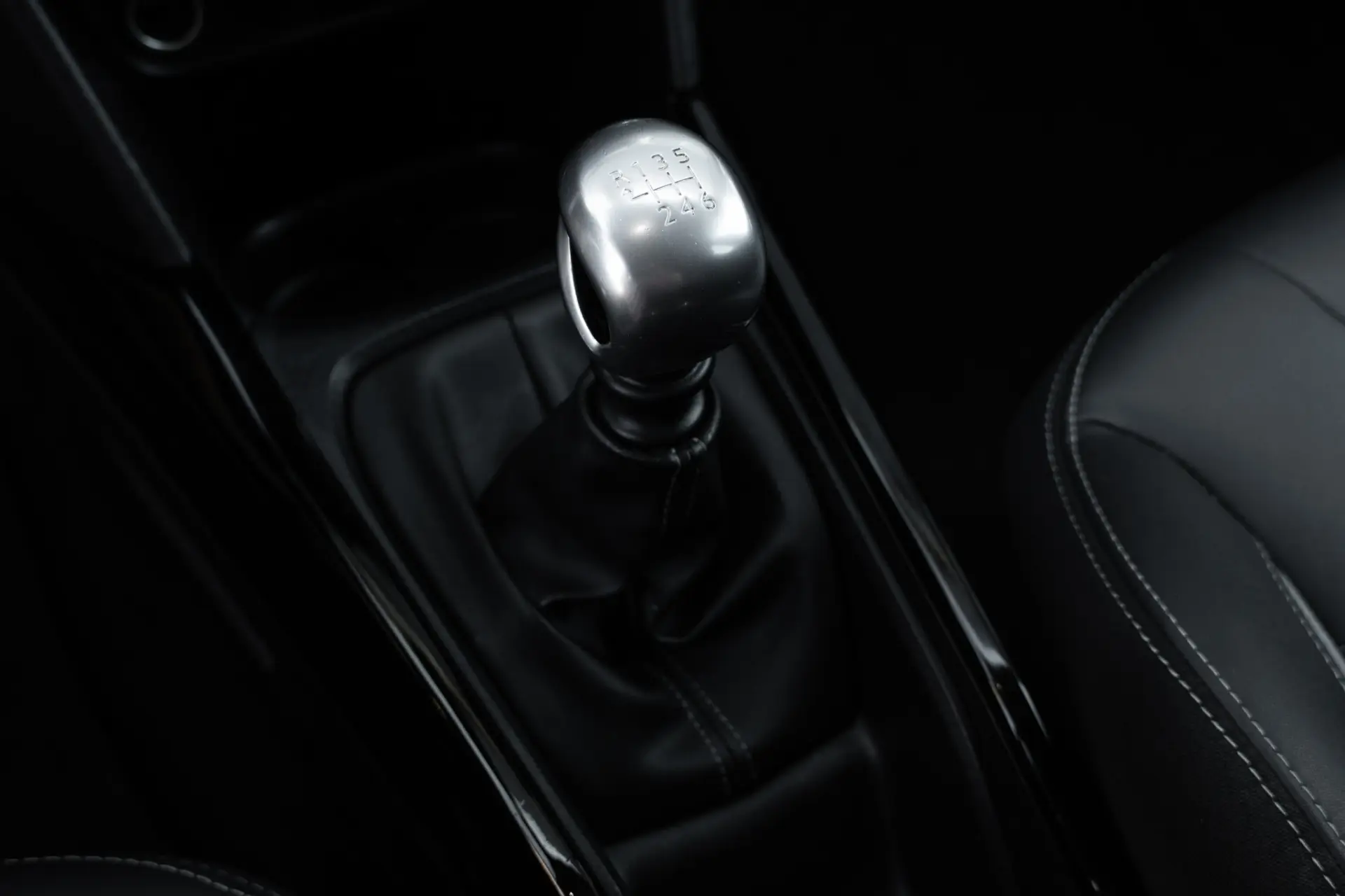 Peugeot 2008 1.2 PureTech Allure 19