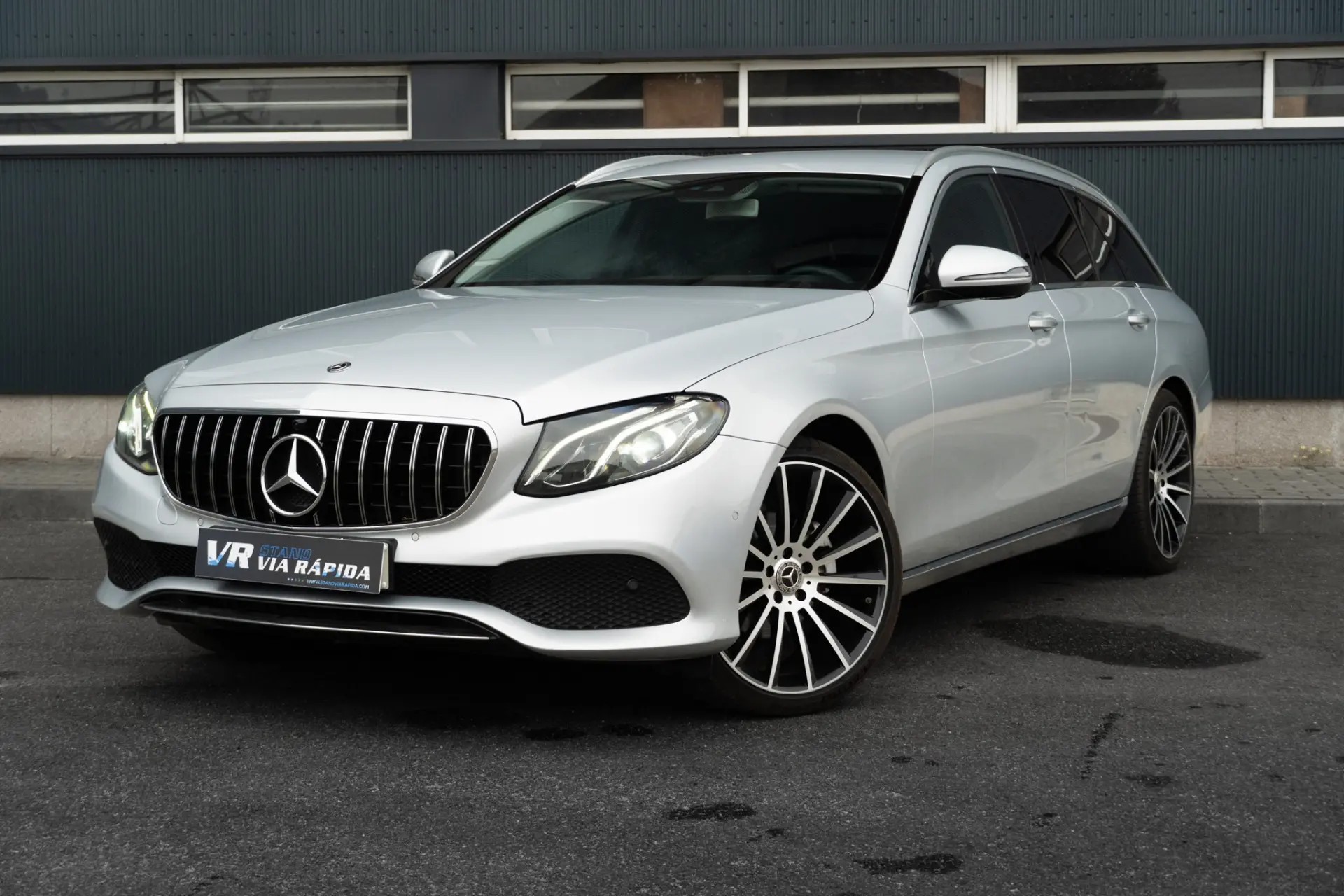 Mercedes-Benz E 220 D Avantgarde 1