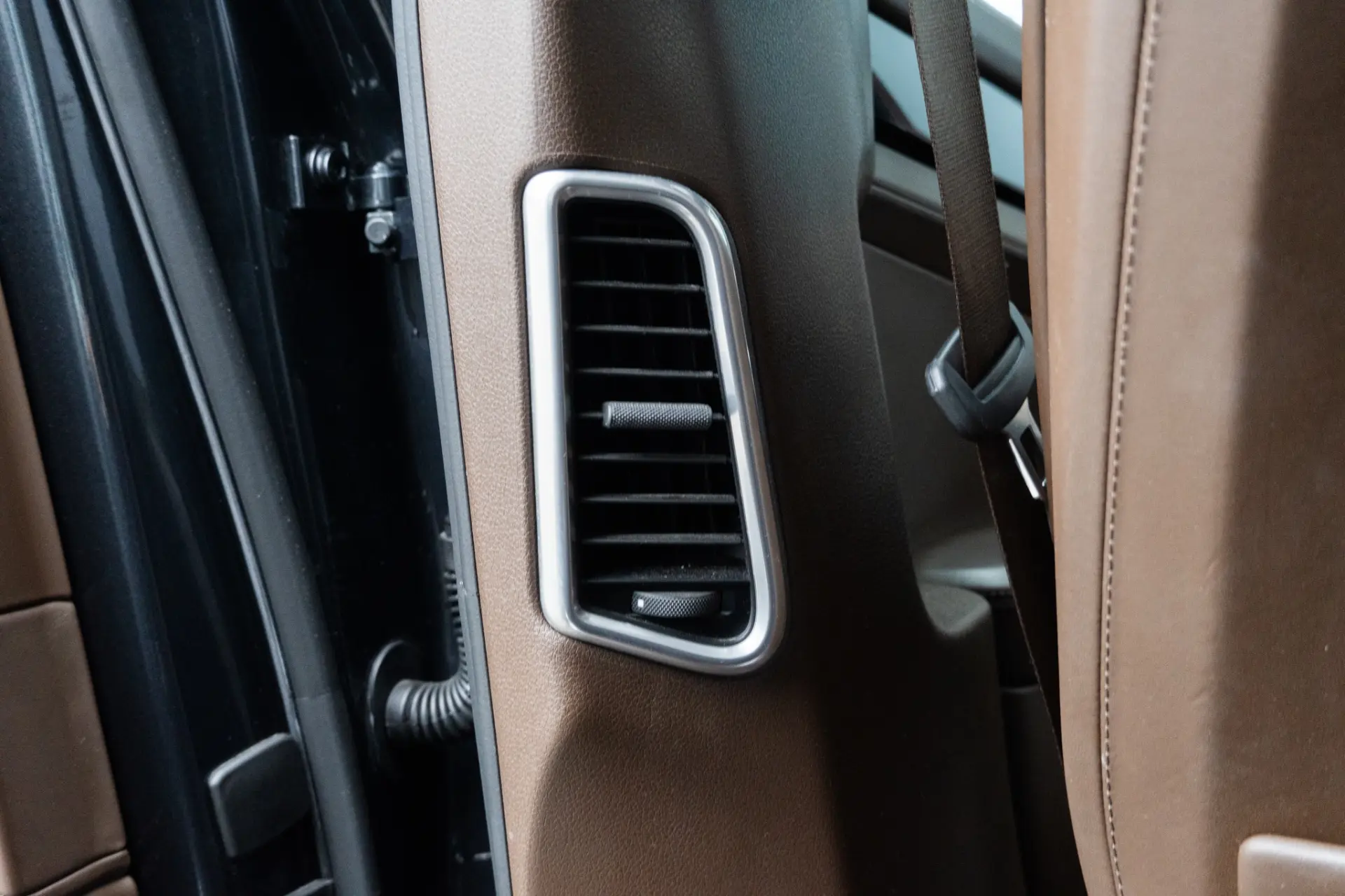 Porsche Panamera Sport Turismo 4 E-Hybrid Platinum Edition PDLS 54