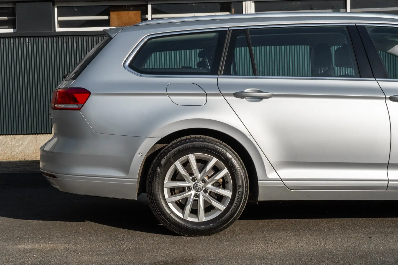 Volkswagen Passat Variant 1.6 TDI Confortline DSG 32