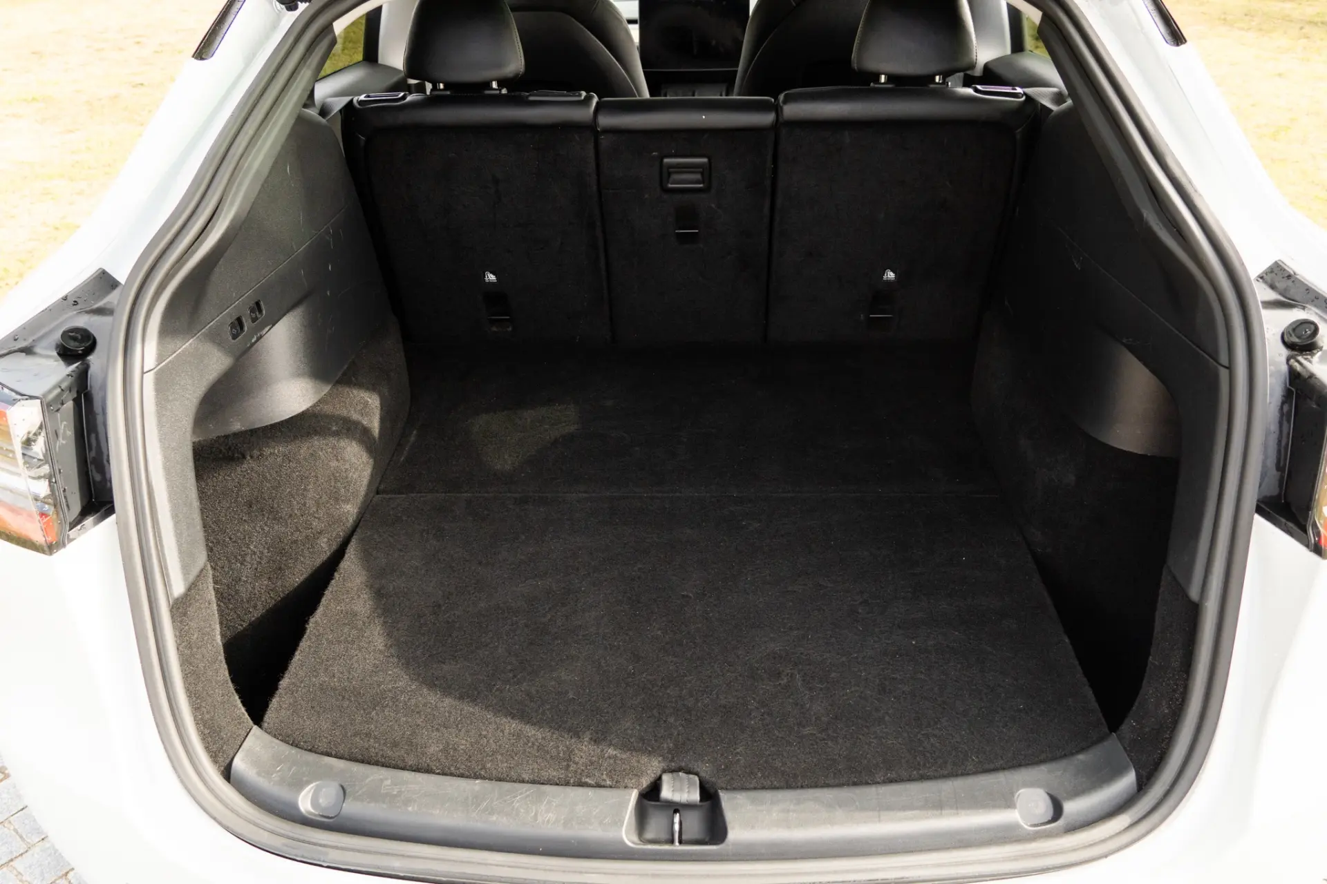 Tesla Model Y Long Range Dual Motor AWD 49