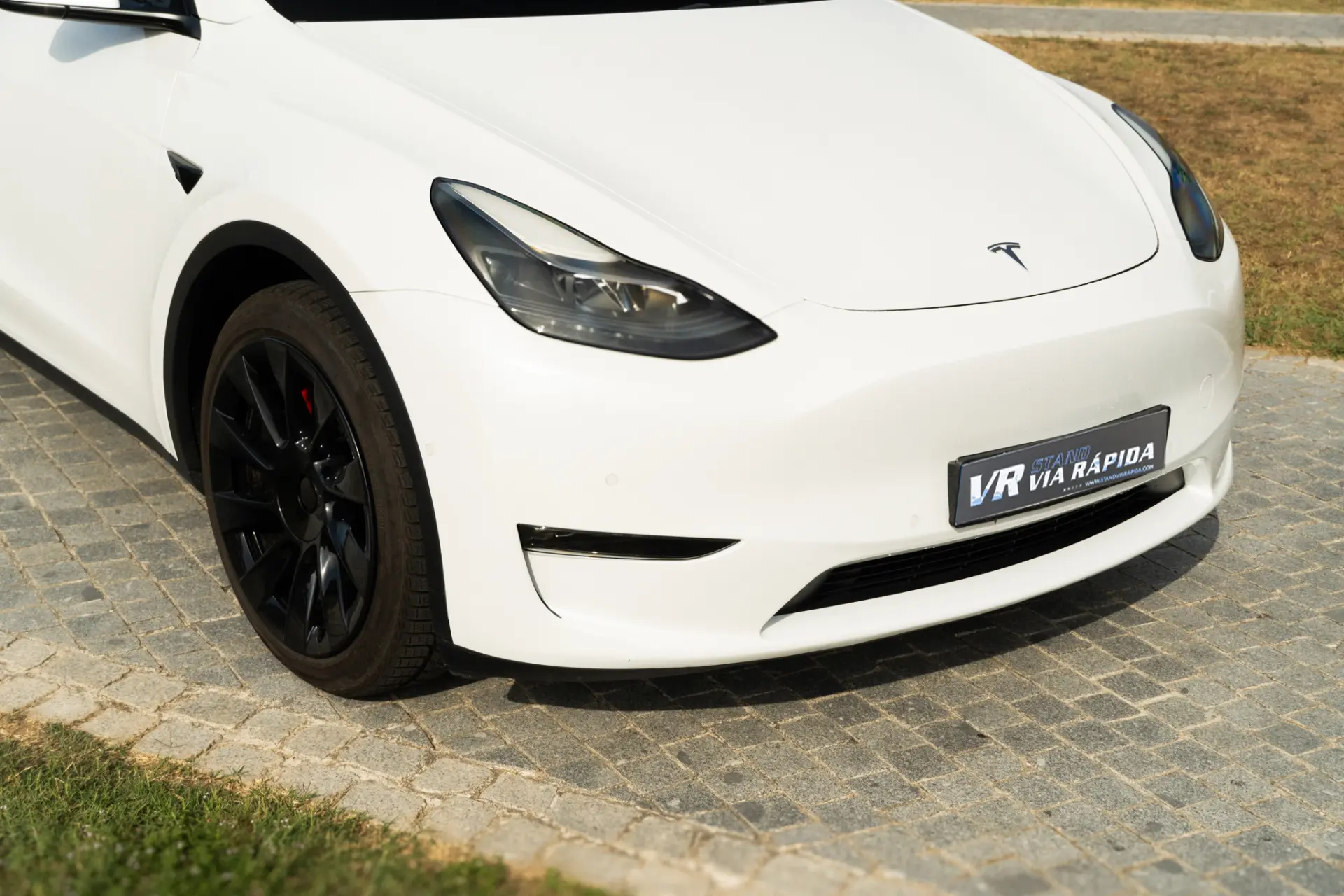 Tesla Model Y Long Range Dual Motor AWD 24