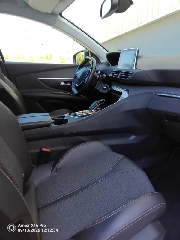 Peugeot 3008 1.2 PureTech Allure Pack EAT8 16
