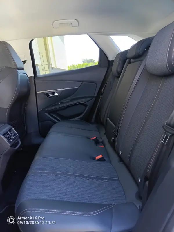 Peugeot 3008 1.2 PureTech Allure Pack EAT8 26