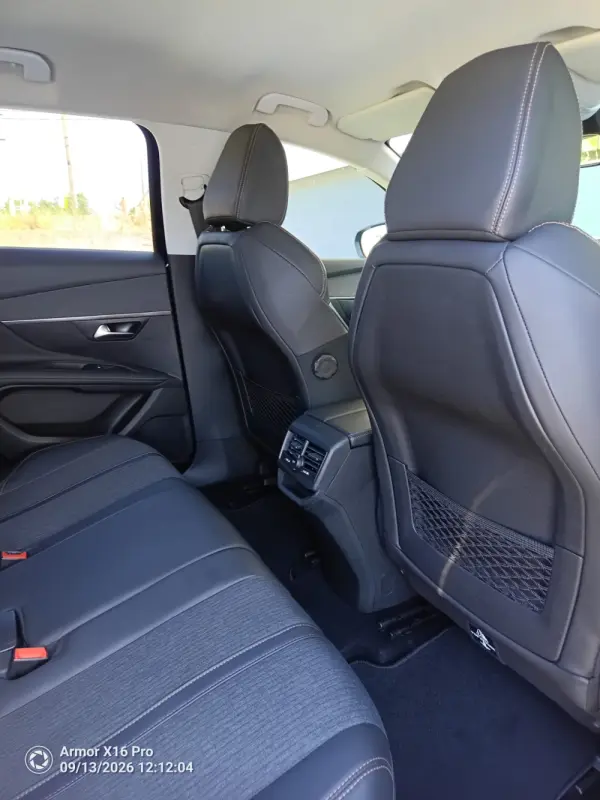 Peugeot 3008 1.2 PureTech Allure Pack EAT8 28
