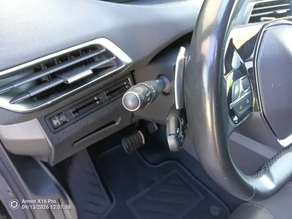 Peugeot 3008 1.2 PureTech Allure Pack EAT8 17