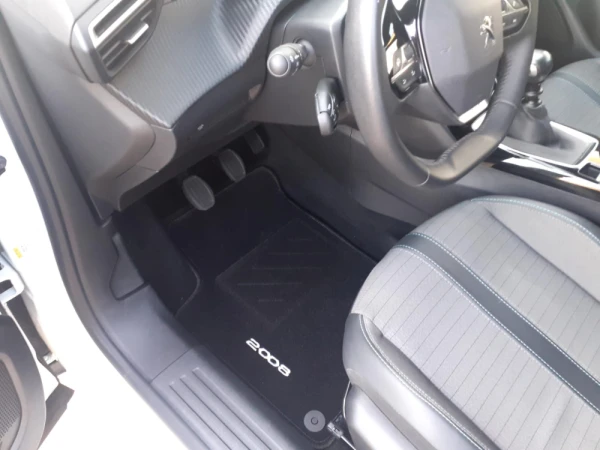 Peugeot 2008 Allure 13