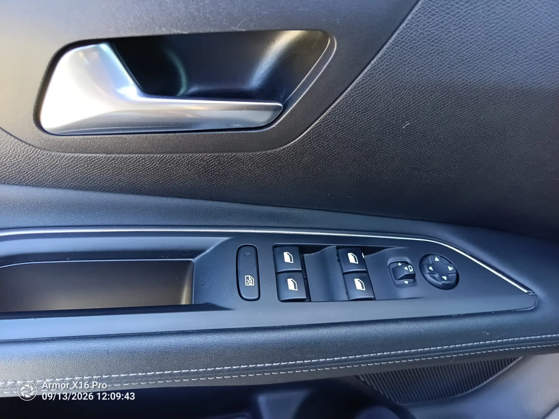 Peugeot 3008 1.2 PureTech Allure Pack EAT8 24