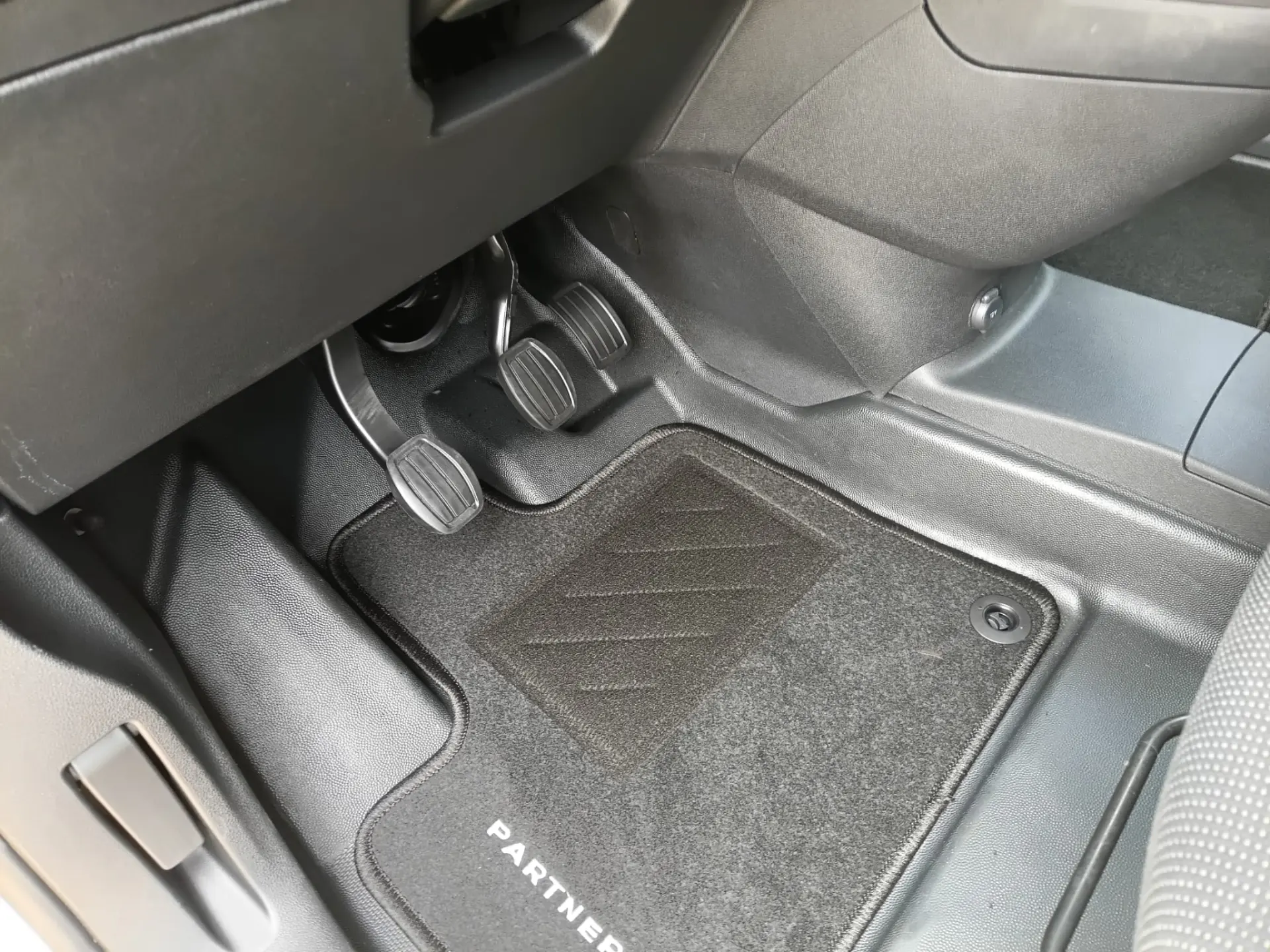 Peugeot Partner 6