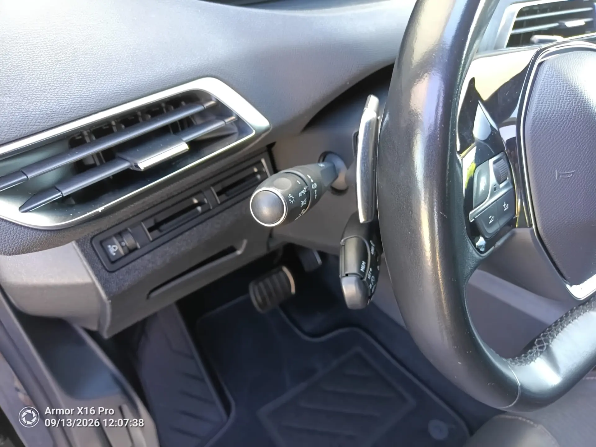 Peugeot 3008 1.2 PureTech Allure Pack EAT8 17