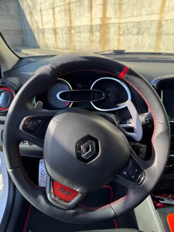Renault Clio 1.6 Turbo R.S. EDC Sport 9