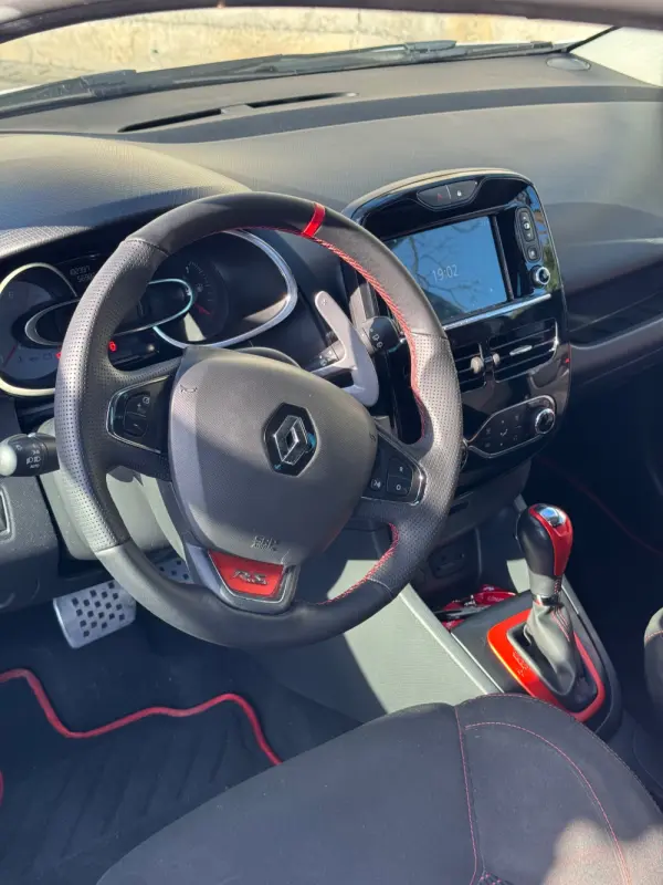 Renault Clio 1.6 Turbo R.S. EDC Sport 8