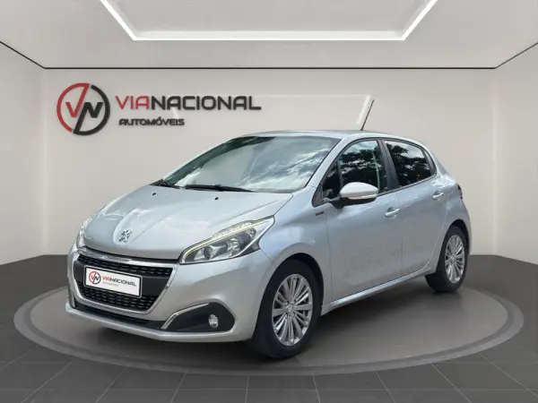 Peugeot 208 1.2 PureTech Signature 3