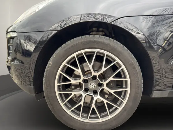Porsche Macan PDK 22