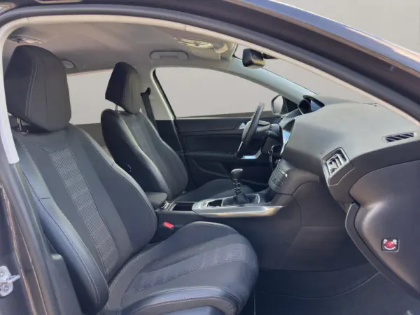 Peugeot 308 SW 1.2 PureTech Allure 15