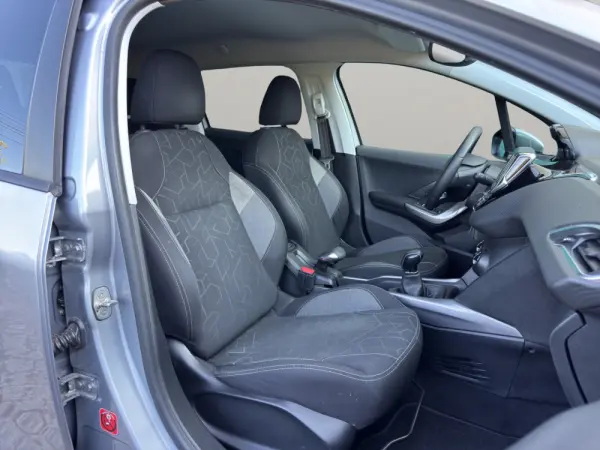 Peugeot 2008 1.2 PureTech Style 18
