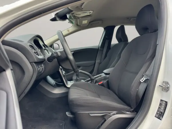 Volvo V40 Cross Country 2.0 D2 10