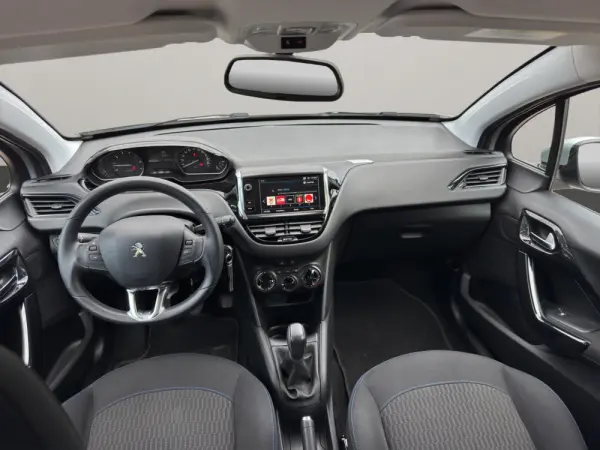 Peugeot 208 1.2 PureTech Signature 15