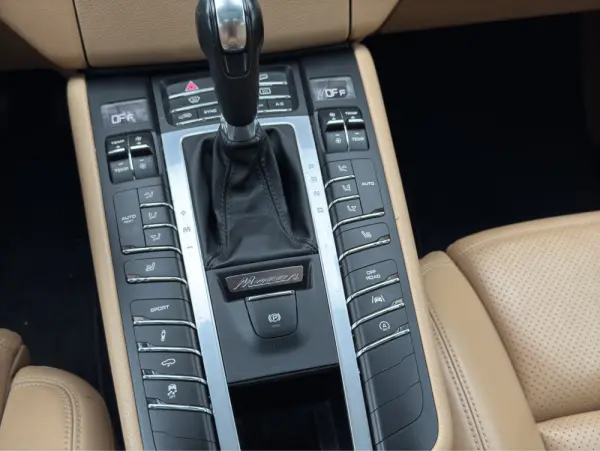 Porsche Macan PDK 15