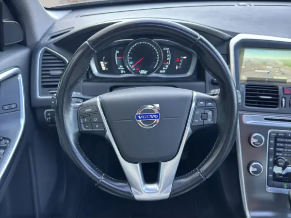 Volvo XC 60 2.0 D4 Summum Geartronic 10