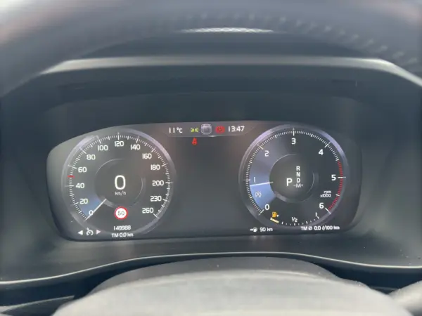 Volvo XC 40 2.0 D3 Geartronic 11
