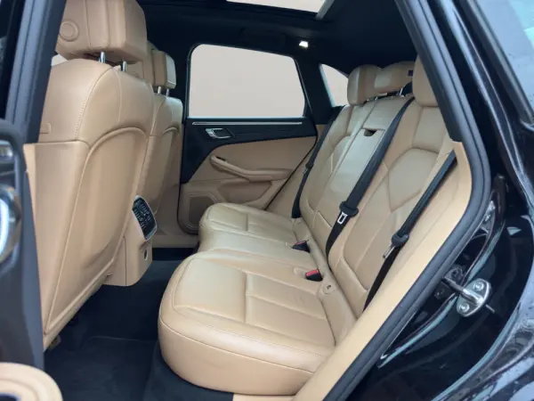 Porsche Macan PDK 14