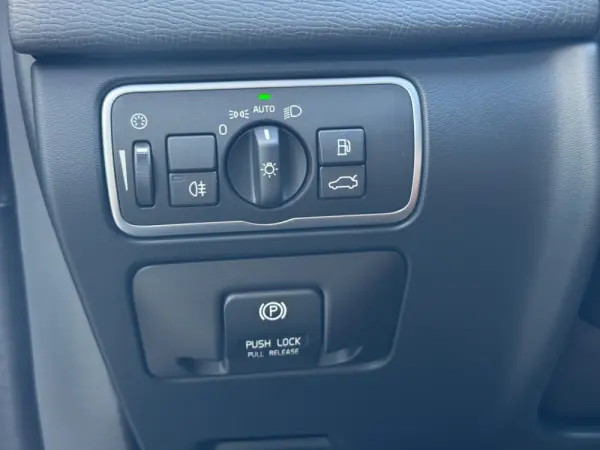 Volvo XC 60 2.0 D4 Summum Geartronic 26